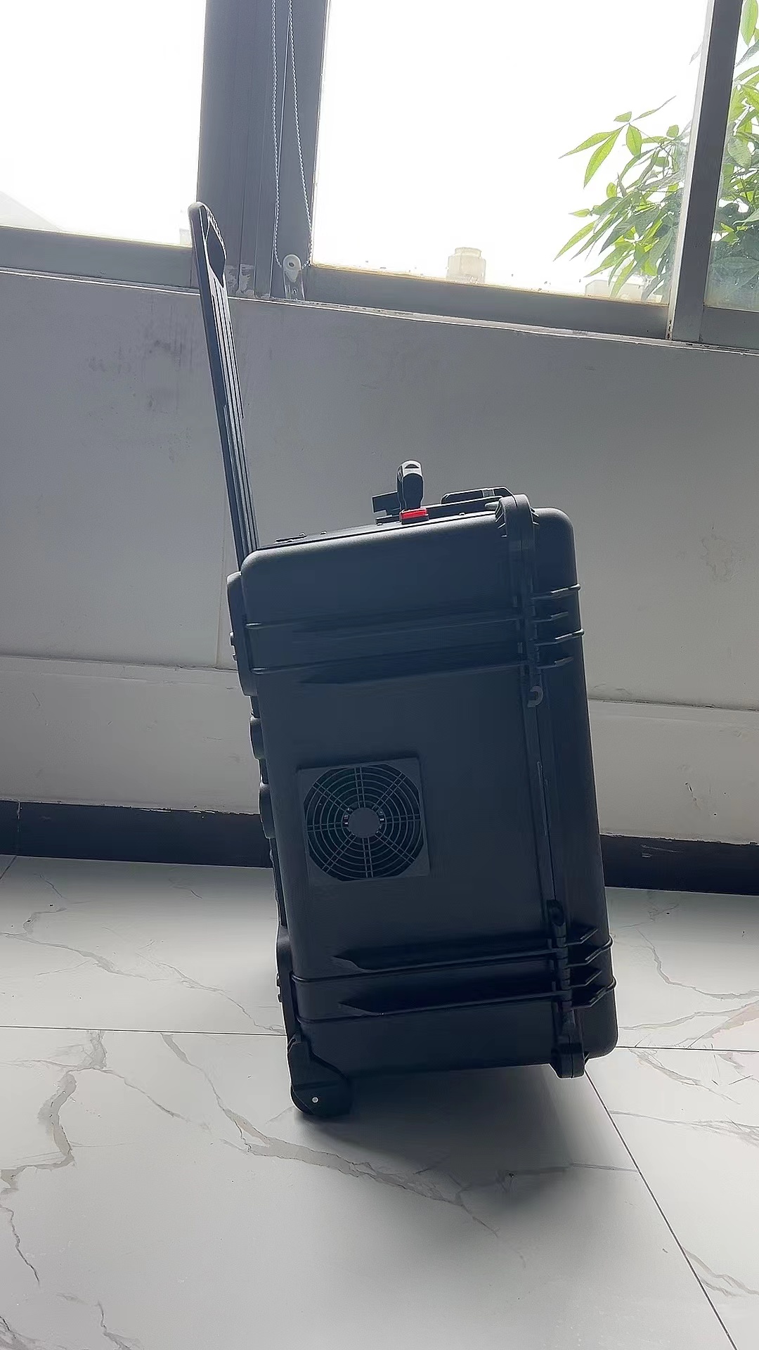 三河手拉箱型移动通信干扰器